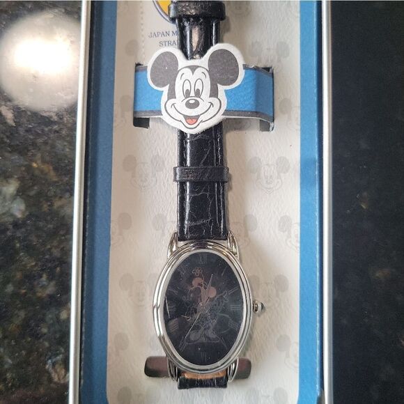 Black & Silver Minni Mouse Rare Disney Watch, Diamond Cut Style htf - Picture 5 of 5